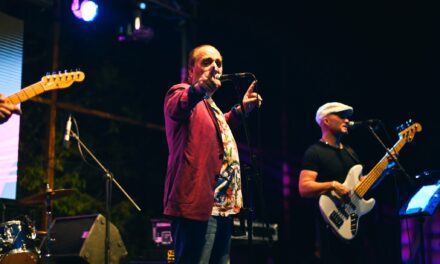 Mladen Grdović raspjevao brojnu publiku u Sutini: Hitovi odjekivali do jutra…