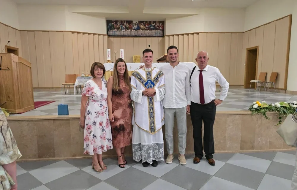 Don Frano Bešlić proslavio mladu misu u Posušju na blagdan Gospe od Anđela