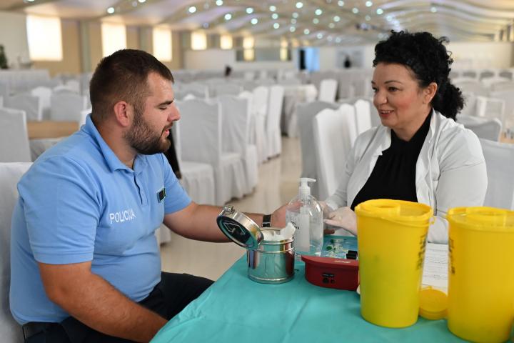 Djelatnici Granične policije BiH i Policijske uprave Posušje darovali krv