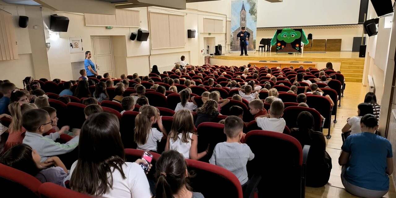 POSUŠJE: Djeca uz pjesmu i smijeh učili o sigurnosti na internetu