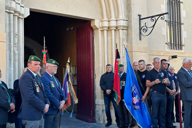 Bušići na posljednjem ispraćaju Generala Rose