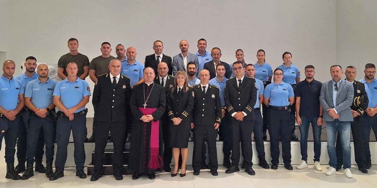 Biskup Palić zahvalio hercegovačkim policajcima na službi