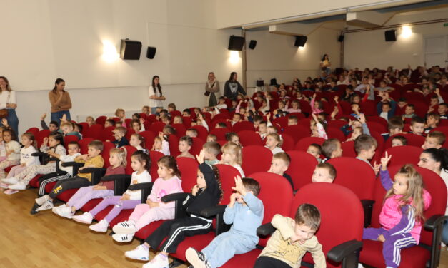 Superknjiga razveselila mališane u Posušju
