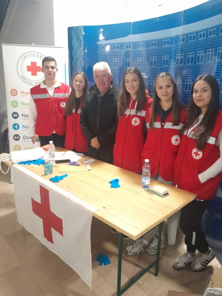 Humanost na djelu: Posušje prikupilo pet kombija pomoći za “Humano srce” Mostar