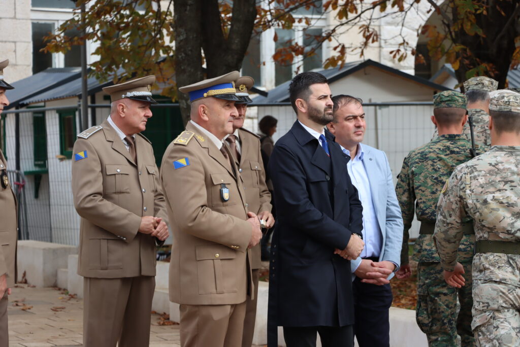Svi sveti i Dušni dan: Polaganje vjenaca i paljenje svijeća za poginule, umrle i nestale branitelje HVO-a općine Posušje Svi sveti i Dušni dan: Polaganje vjenaca i paljenje svijeća za poginule, umrle i nestale branitelje HVO-a općine Posušje