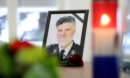Osam godina od haaške presude i tragične smrti generala Praljka: Posušje pali svijeće u znak sjećanja