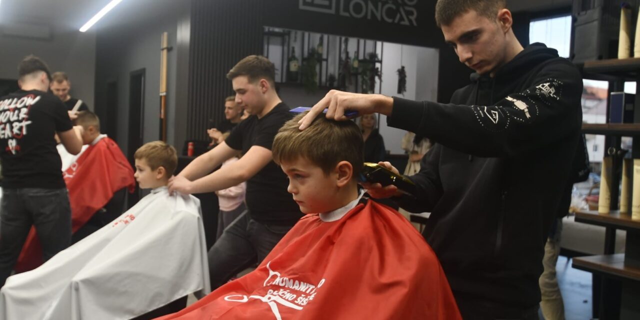 Humanitarno božićno šišanje u Posušju ponovno okupilo velik broj građana