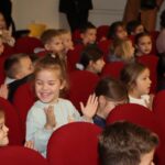 Općina Posušje vrtićance počastila kazališnom predstavom i poklonima za sv.Nikolu