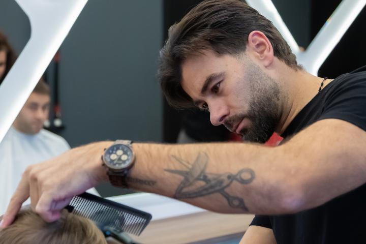 Više od devet tisuća maraka prikupljeno u humanitarnoj akciji Željko Barber Shopa i 28 frizera