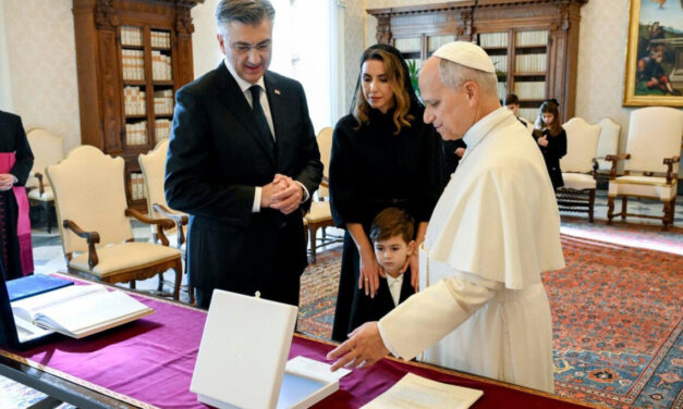 Papa Lav XIV. primio Plenkovića, posebna tema razgovora bila BiH