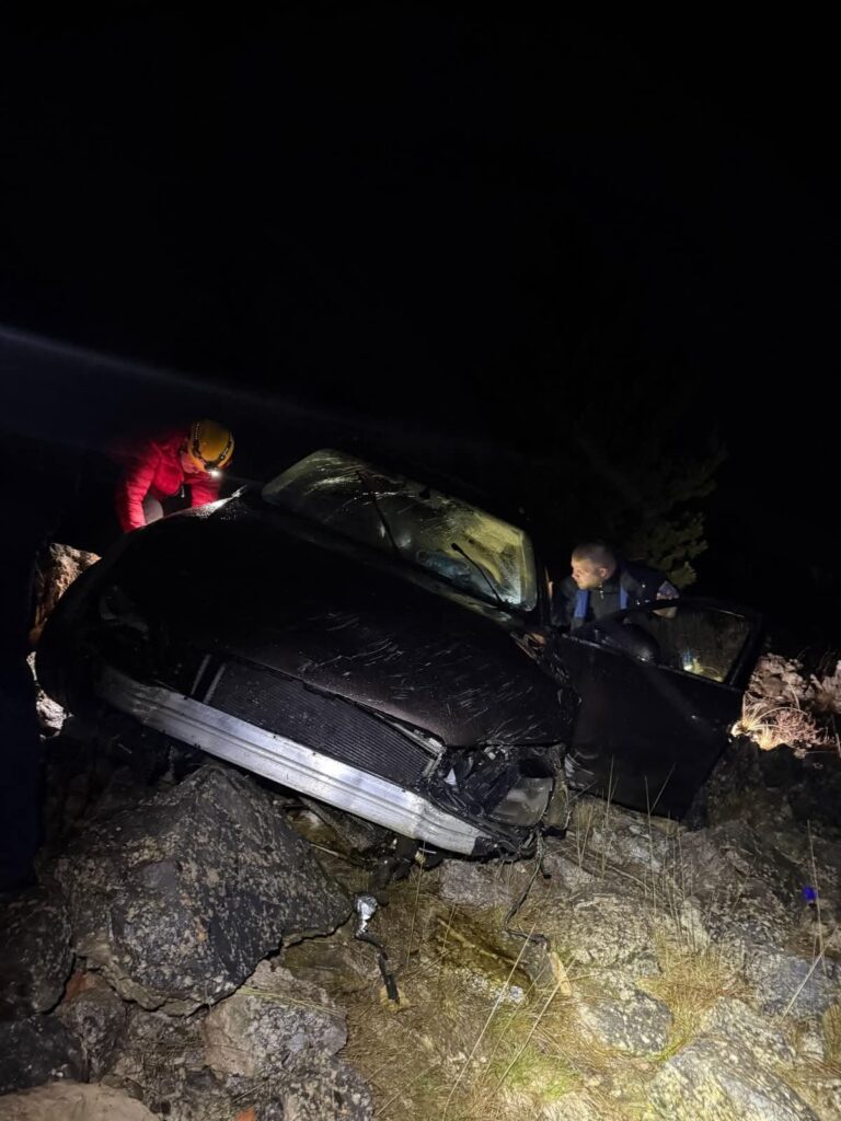 Nesreća na cesti Posušje – Jablanica: Vozilo sletjelo 30 metara niz strminu Nesreća na cesti Posušje – Jablanica: Vozilo sletjelo 30 metara niz strminu