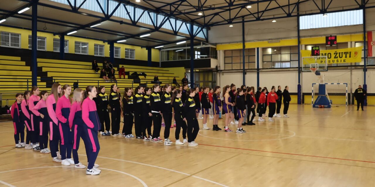 Otvoren Novogodišnji turnir: Počeo dan vrhunske ženske košarke u Posušju