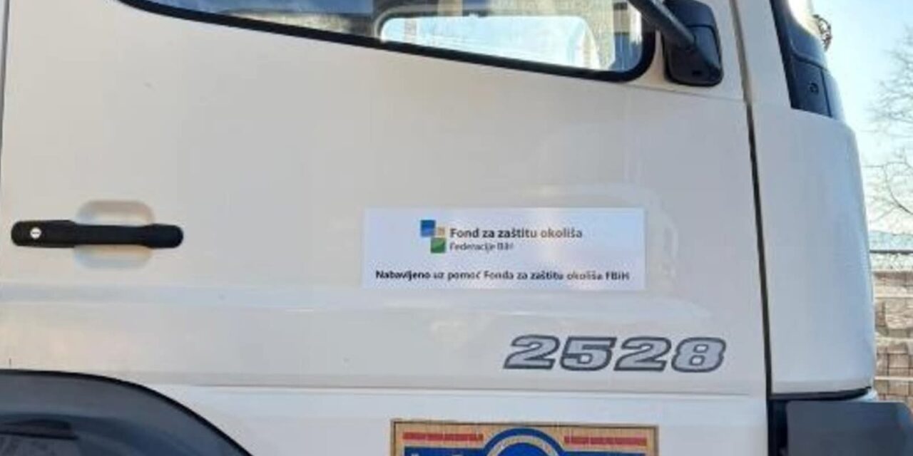 MINISTARSTVO PROSTORNOG UREĐENJA, GRADITELJSTVA I ZAŠTITE OKOLIŠA ZHŽ SUFINANCIRALO NABAVU VOZILA ZA ODVOJENO PRIKUPLJANJE OTPADA U POSUŠJU