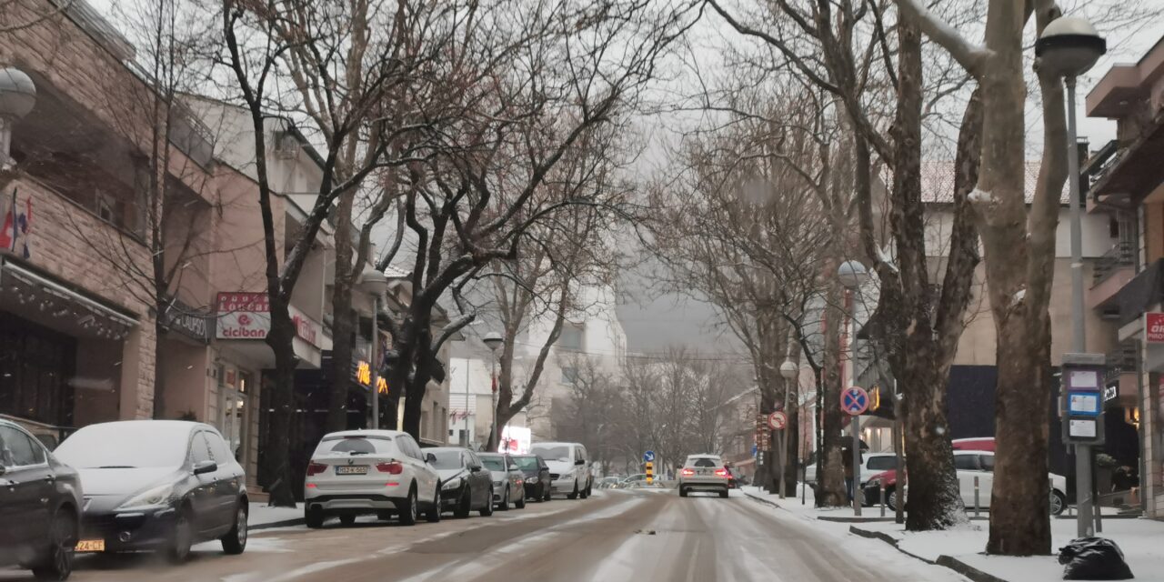 Posušje osvanulo pod snježnim pokrivačom