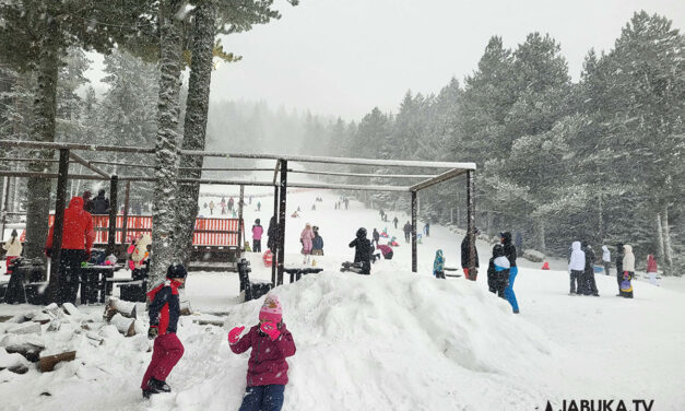 Mala skijaška staza puštena u rad, Blidinje vrvi posjetiteljima