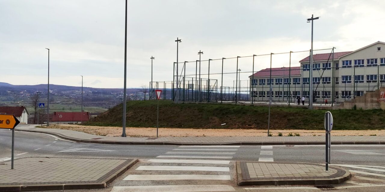 Posušje ulaže u uređenje oko OŠ fra Petra Bakule: Potpisan ugovor vrijedan više od 81 000 KM