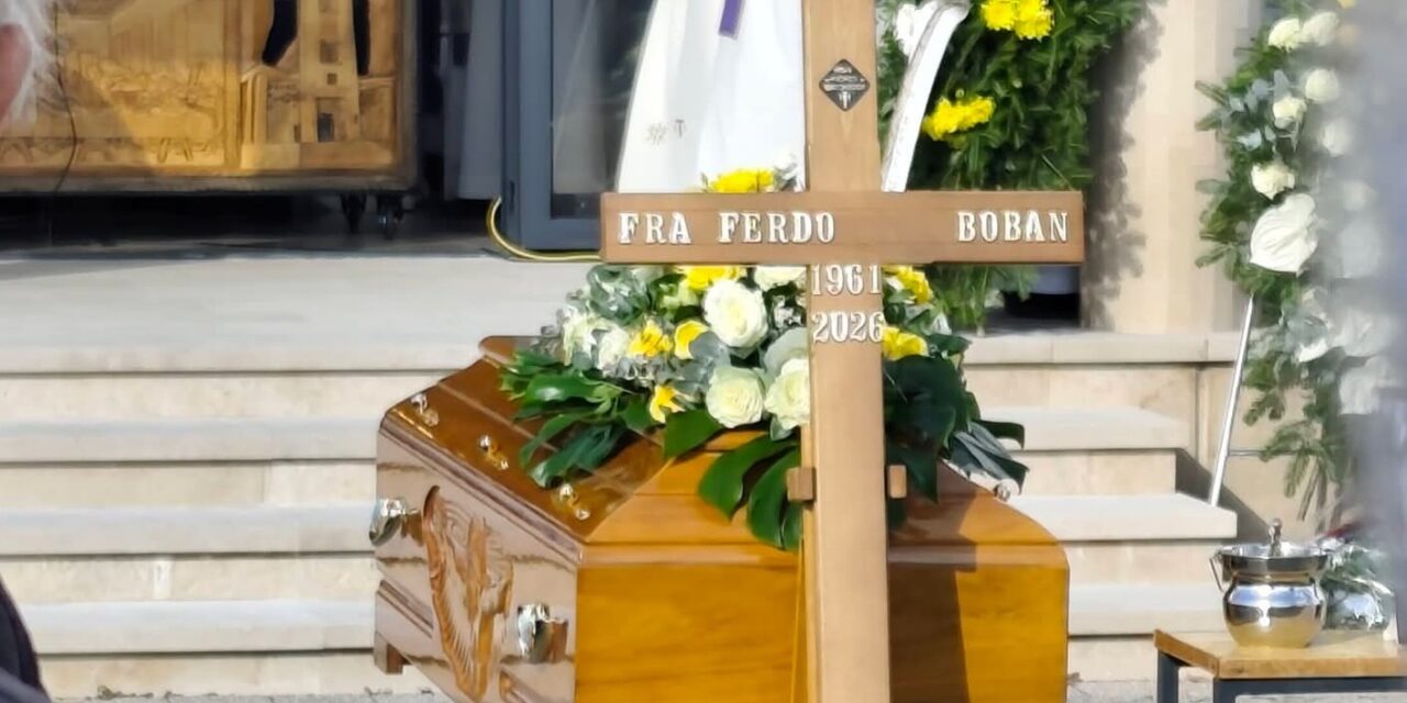 Uz prisustvo velikog broja vjernika pokopan fra Ferdo Boban