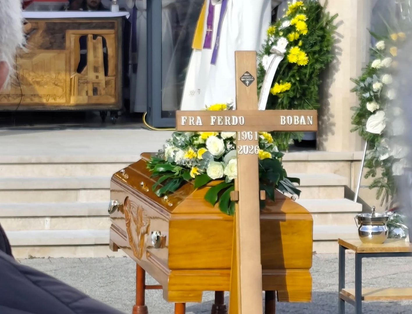 Uz prisustvo velikog broja vjernika pokopan fra Ferdo Boban