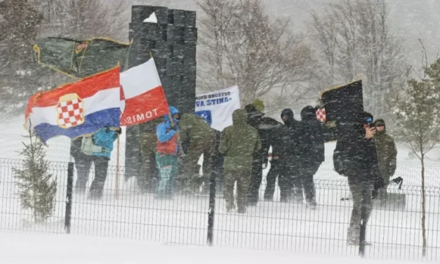 16. MEMORIJALNI USPON: Snježna vijavica podsjetila na petero poginulih hrvatskih vitezova na Prokosu