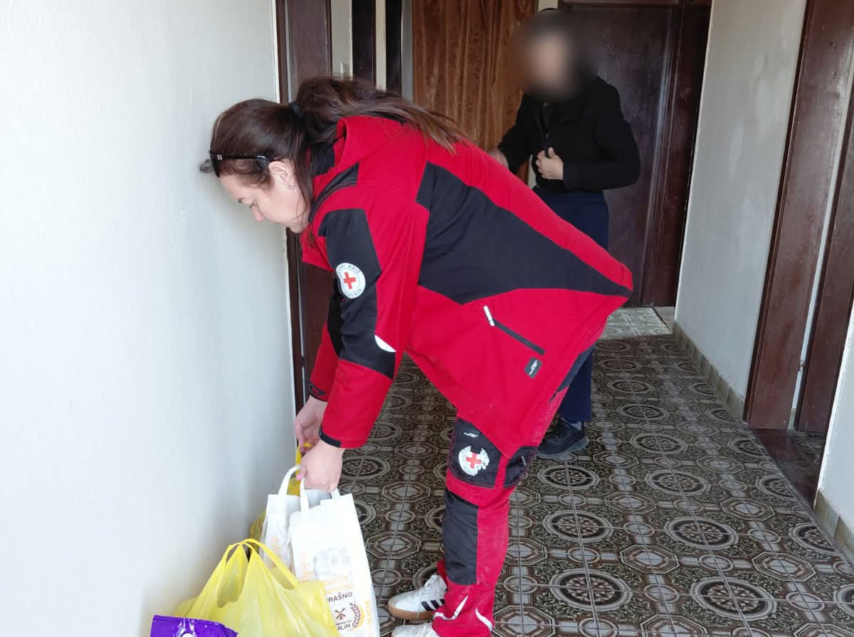 UČENICI I DJELATNICI OSNOVNE ŠKOLE IVANA MAŽURANIĆA U POSUŠJU PRIKUPILI POMOĆ ZA KORISNIKE KUĆNE NJEGE