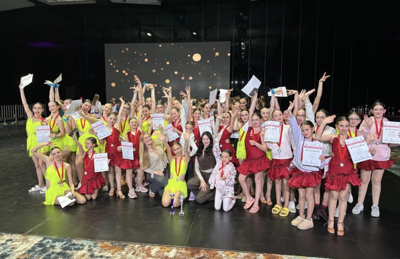 Više od 50 medalja za posuške “latinesice” na Međunarodnom plesnom festivalu u Sarajevu Više od 50 medalja za posuške “latinesice” na Međunarodnom plesnom festivalu u Sarajevu