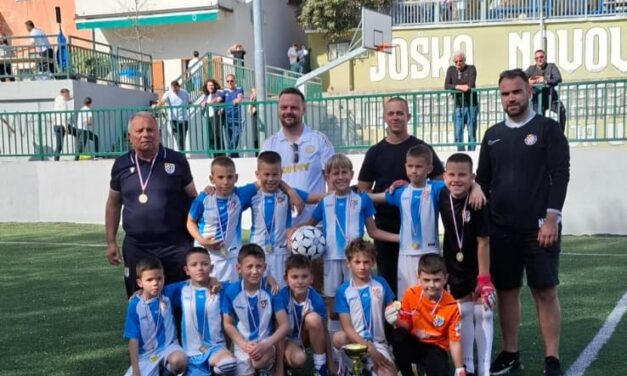 Mladi nogometaši HŠK Posušje generacije 2017. osvojili prvo mjesto u Imotskom