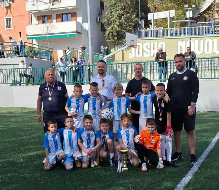 Mladi nogometaši HŠK Posušje generacije 2017. osvojili prvo mjesto u Imotskom