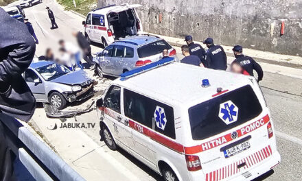 Teži sudar dvaju automobila u Posušju, Hitna pomoć na terenu