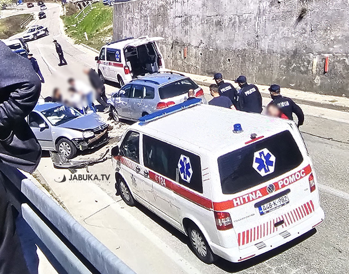 Teži sudar dvaju automobila u Posušju, Hitna pomoć na terenu Teži sudar dvaju automobila u Posušju, Hitna pomoć na terenu