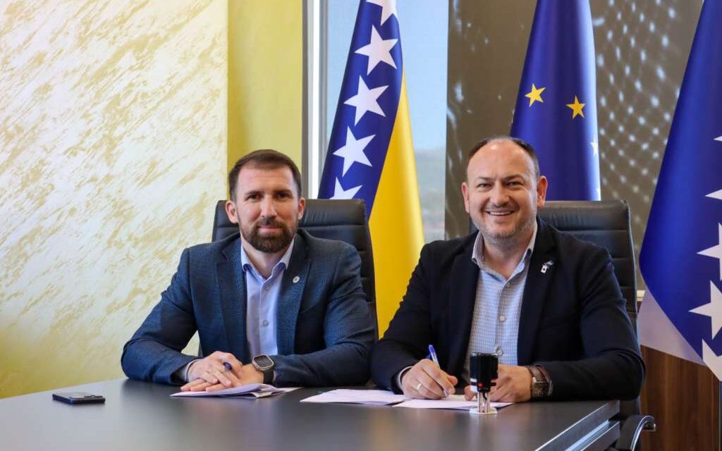 Potpisan ugovor za projekt “Gerontodomaćice”: Za pomoć u kući osigurano 1,9 milijuna KM