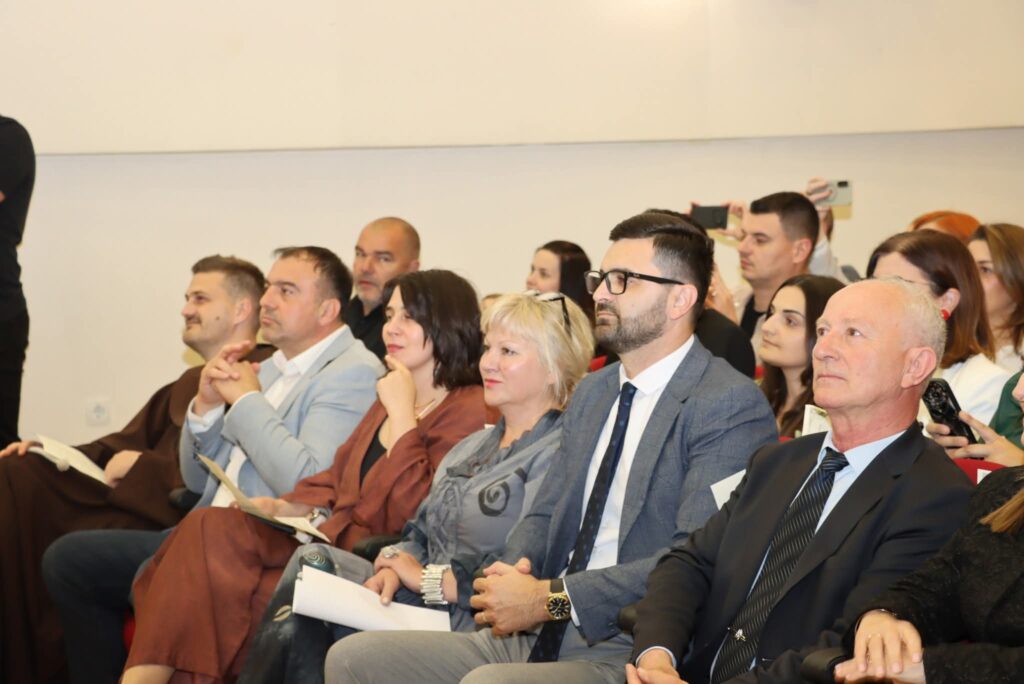 FOTO: Glazbena škola Posušje proslavila 30 godina djelovanja FOTO: Glazbena škola Posušje proslavila 30 godina djelovanja