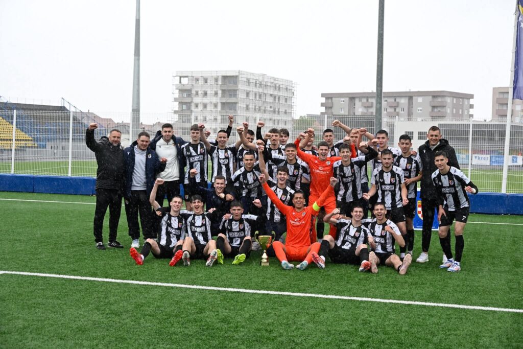 Juniori HŠKP podigli pehar za najbolje u ligi