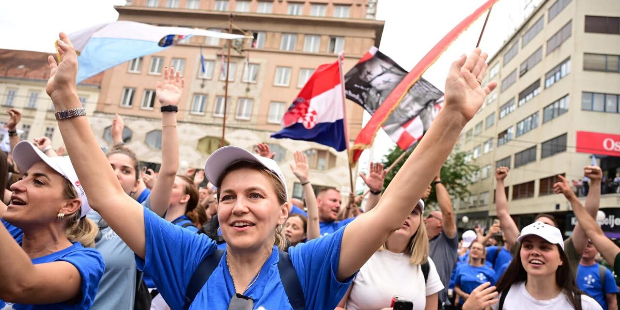 TISUĆE MLADIH na Antunovskim hodu: Rijeka vjernika zakrčila ulice
