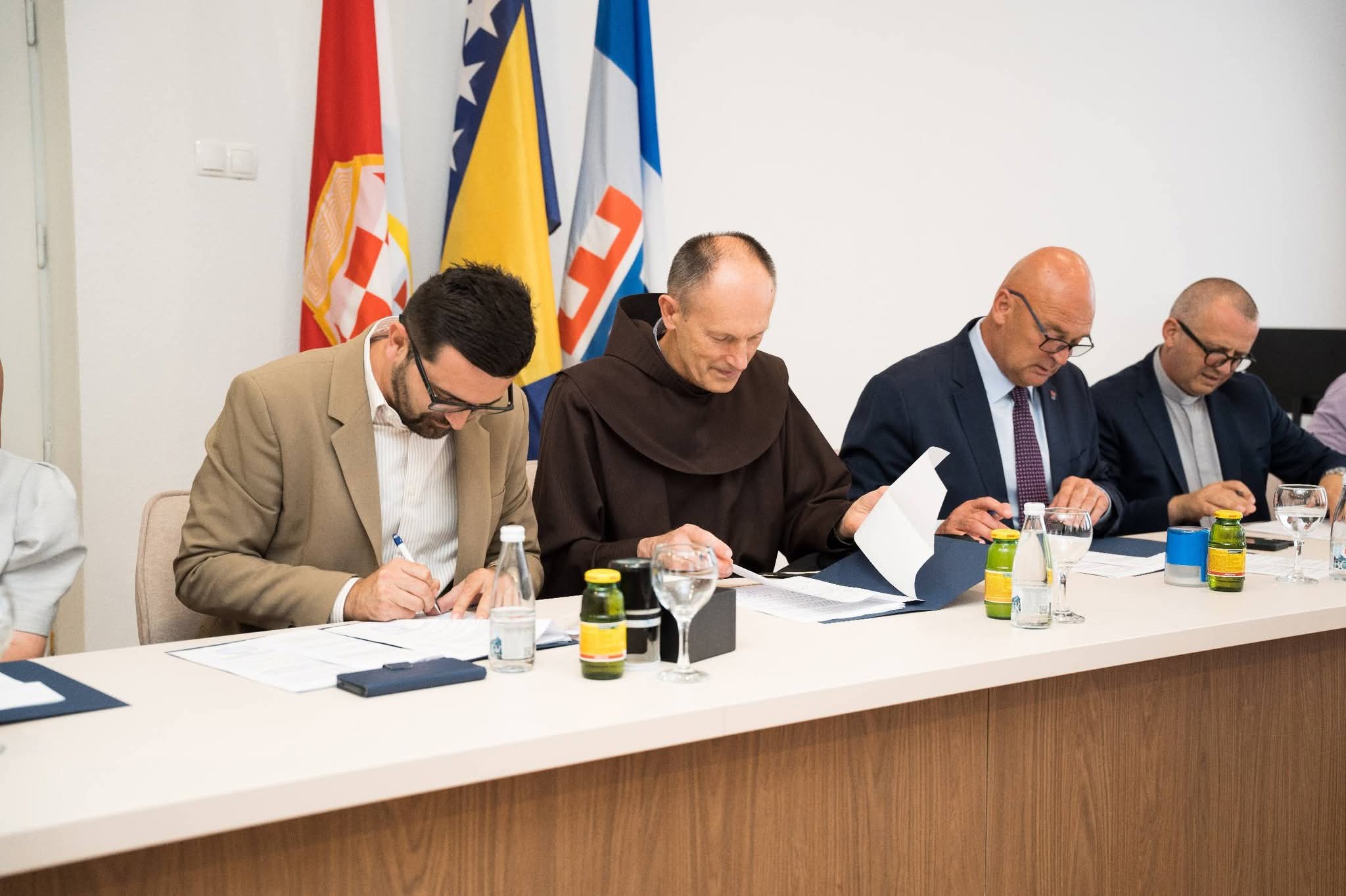 Potpisani ugovori za projekte u općini Posušje ukupne vrijednosti 340.000 KM