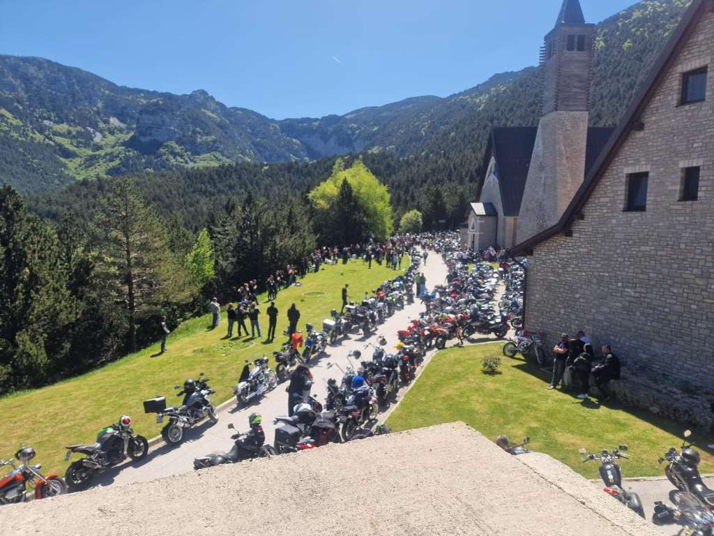 Stotine motorista na Blidinju: Održano peto motohodočašće u Masnoj Luci