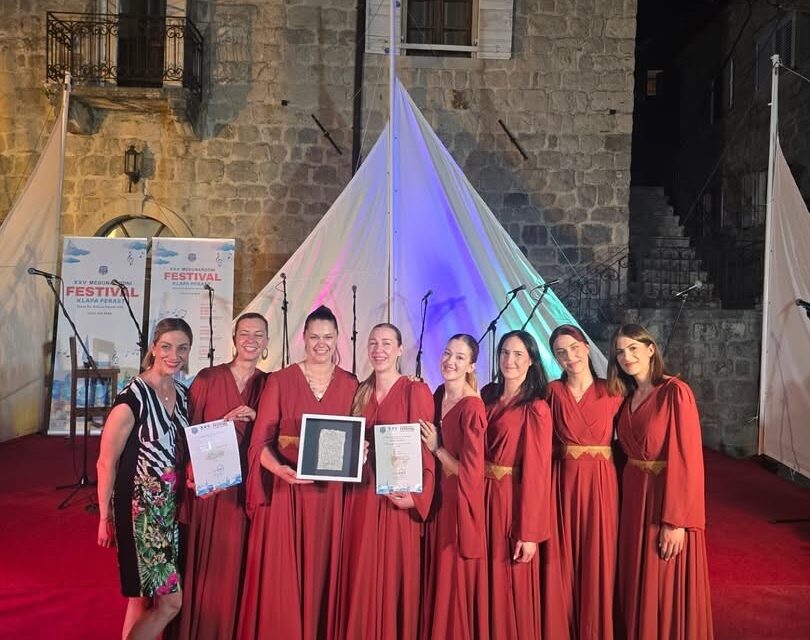 Ženska klapa Zvizdan osvojila srebro na Međunarodnom festivalu klapa u Perastu