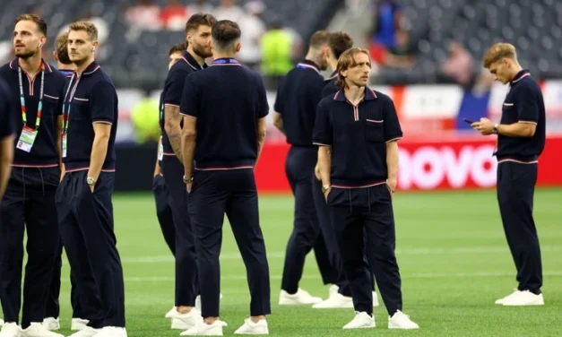 Objavljeni sastavi, Musa predvodi napad Vatrenih, Kovačić na klupi