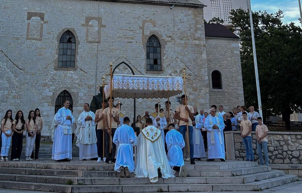 Svečano proslavljena svetkovina Tijelova: Euharistija kao lijek za ljudsku ranjenost
