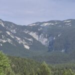 Udar groma izazvao požar na Čvrsnici: Vatrogasci i planinari na terenu, čeka se pomoć iz zraka