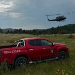 Helikopter Oružanih snaga BiH pomogao u gašenju velikog požara na Oštrcu