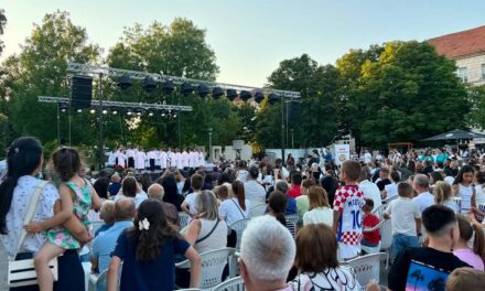Održana XI. smotra dječjeg folklora „Na Petrovu ognjištu“