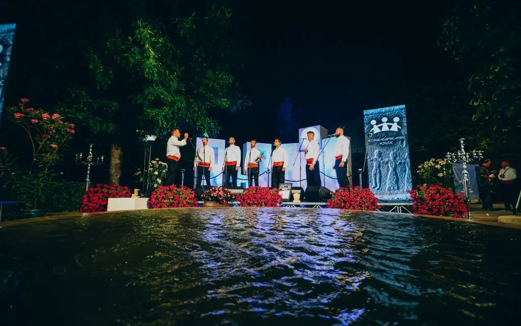Za vikend u Posušju 12. Festival klapske pisme: Dvije sjajne glazbene večeri uz 16 klapa, Darka Domijana i Đanija Stipaničeva!