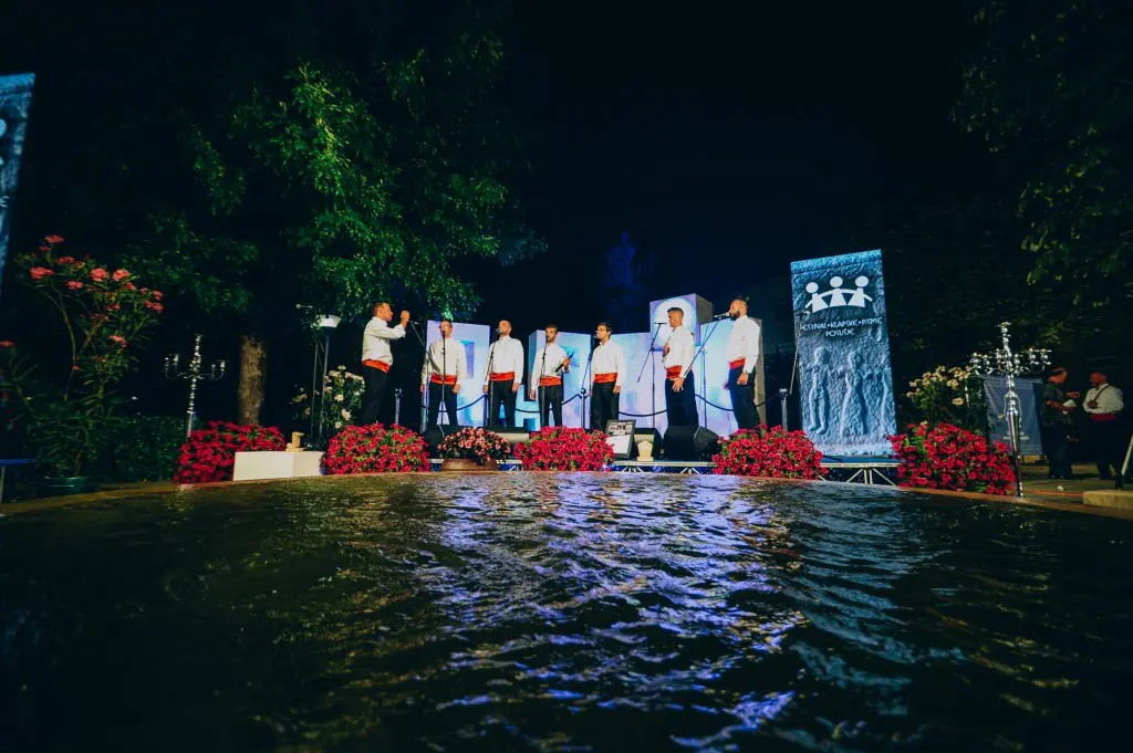 Za vikend u Posušju 12. Festival klapske pisme: Dvije sjajne glazbene večeri uz 16 klapa, Darka Domijana i Đanija Stipaničeva!