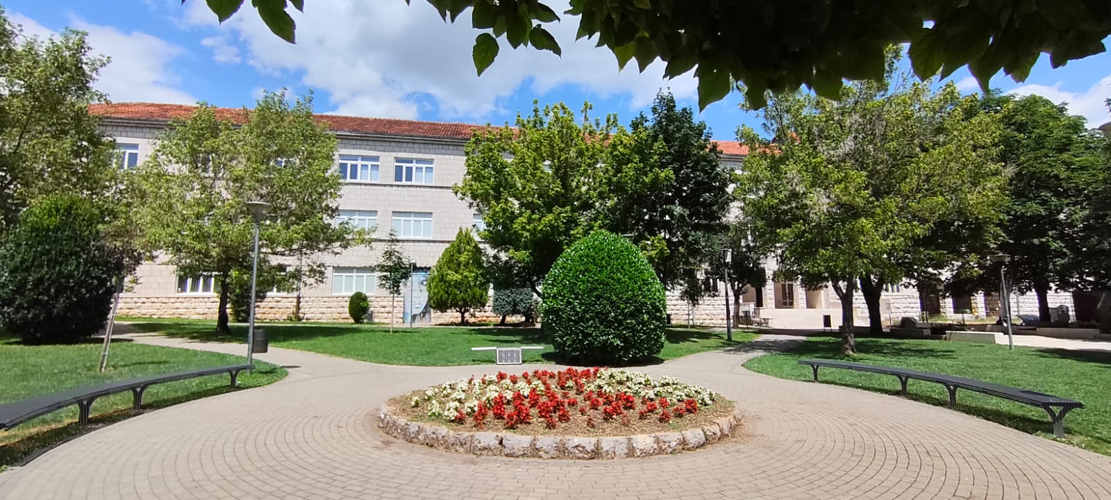 Narančasto upozorenje za cijelu BiH: U Hercegovini temperature do 43 °C Narančasto upozorenje za cijelu BiH: U Hercegovini temperature do 43 °C