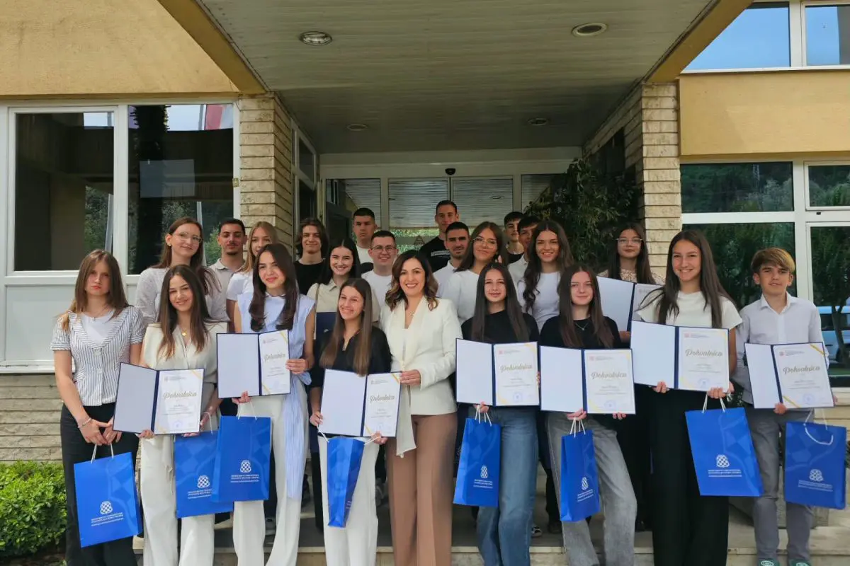 Četvero učenika iz Posušja među najboljima u Županiji Četvero učenika iz Posušja među najboljima u Županiji