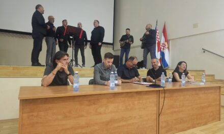 U Posušju predstavljena knjiga Dijete u središtu sporta, predstavljač bio i Igor Štimac