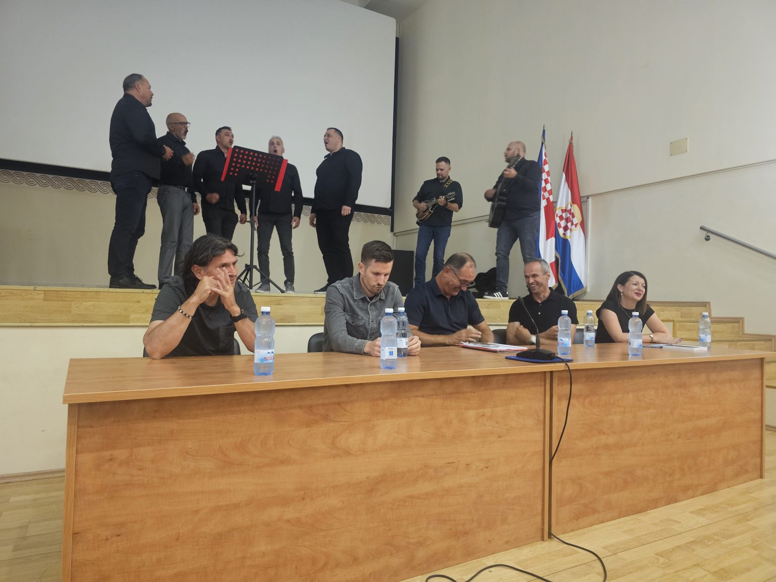 U Posušju predstavljena knjiga Dijete u središtu sporta, predstavljač bio i Igor Štimac