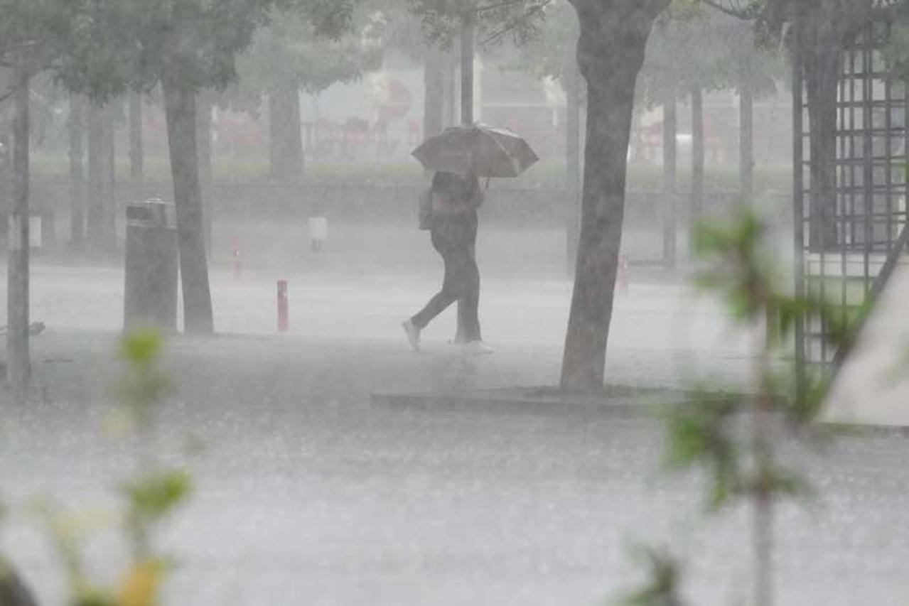 Vikend donosi promjenu vremena: Stižu grmljavinske oluje, temperature padaju, ali ponegdje ipak do 38 stupnjeva