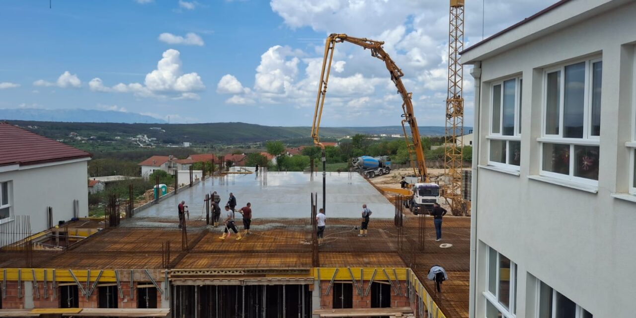 OPĆINI POSUŠJE ODOBRENO 400.000 KM ZA NOVU ŠPORTSKU DVORANU