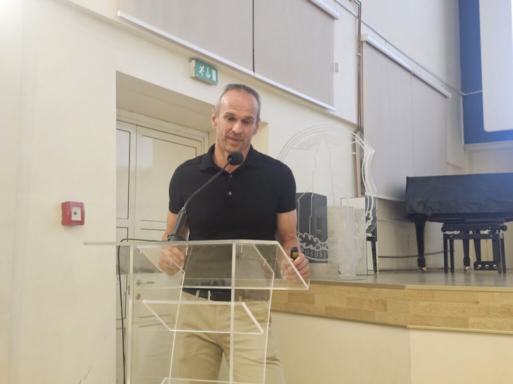 U Posušju predstavljena knjiga Dijete u središtu sporta, predstavljač bio i Igor Štimac